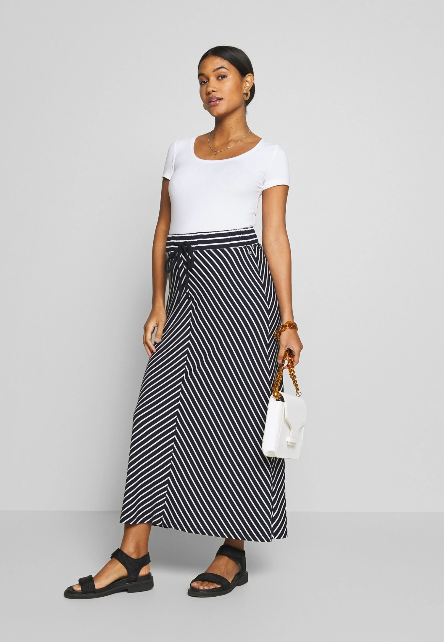 3Er Pack - T-Shirt Basic - White/Black/Dark Grey 4 3Er Pack - T-Shirt Basic - White/Black/Dark Grey - Afbeelding 2