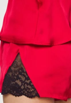 Anna Field 4 Piece Gift Set - Pyjama - Black/Red -Anna Field 1b05099bd812403a89fd3d29c3729797