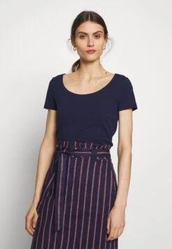 Anna Field 3 Pack - T-Shirt Basic - White/Navy/Light Grey Melange 14 Anna Field 3 Pack - T-Shirt Basic - White/Navy/Light Grey Melange -Anna Field 1fe988c01e2941f88bdd3fdedbbc9f6e