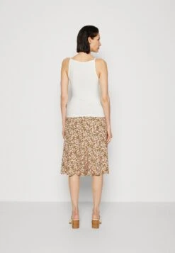 Anna Field Top - Off-White 10 Anna Field Top - Off-White -Anna Field 252c7fad77454ab4b93a2bea16770ecd