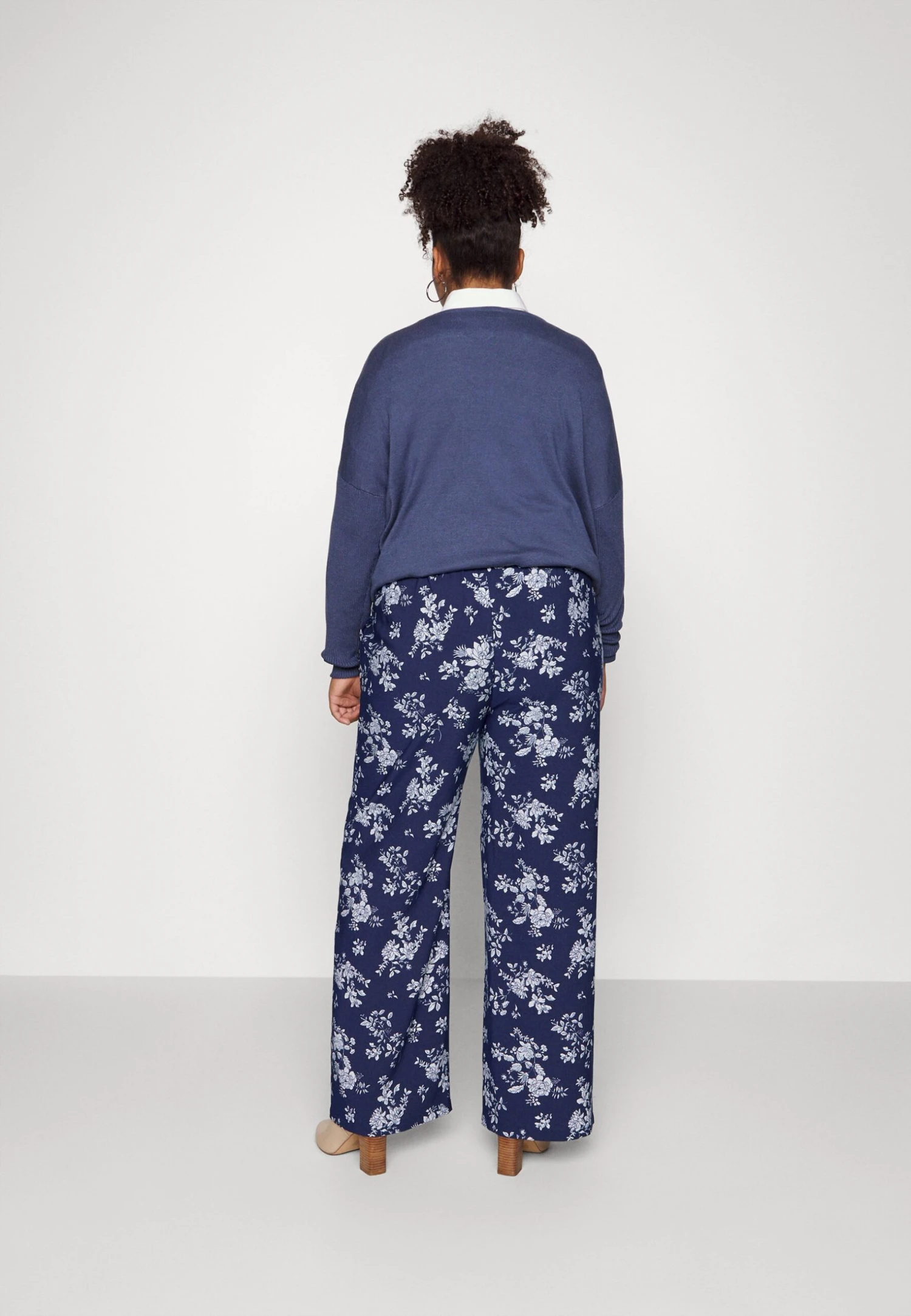 Wide Leg Pant - Broek - Dark Blue/Off-White 4 Wide Leg Pant - Broek - Dark Blue/Off-White - Afbeelding 3