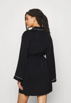 Anna Field Amanda Satin Dressing Gown - Badjas - Black 12 Anna Field Amanda Satin Dressing Gown - Badjas - Black -Anna Field 2ed7ad8212184e4ca1dc1b97ba75f567