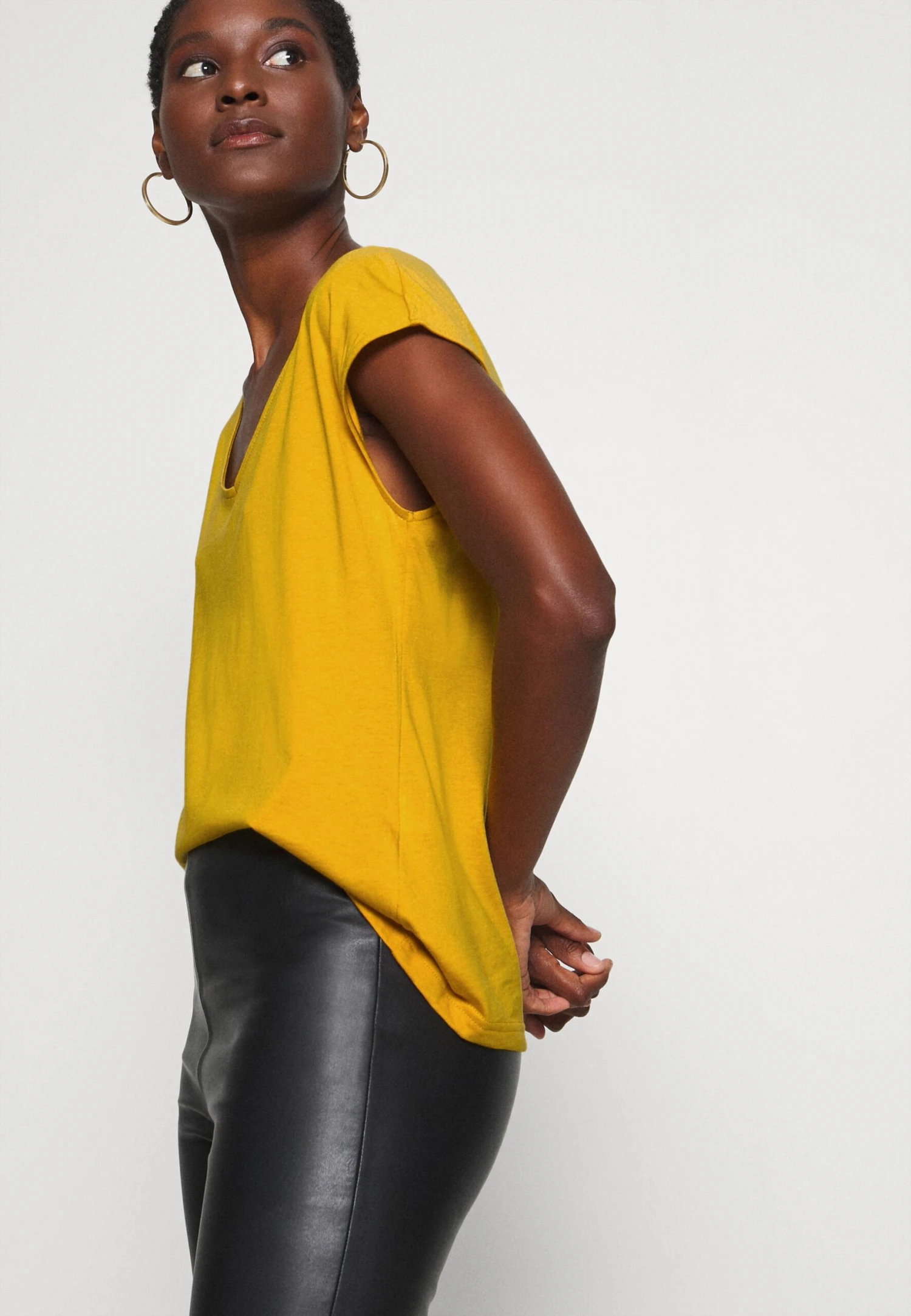 Anna Field T-Shirt Basic - Golden Yellow 6 Anna Field T-Shirt Basic - Golden Yellow - Afbeelding 4