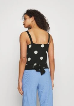 Top - Black/White 10 Top - Black/White -Anna Field 39b7e0406668471595ee72fac703a222