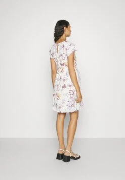 Fit And Flare Flowy Dropped Shoulder- Jerseyjurk - Beige/Lilac 10 Fit And Flare Flowy Dropped Shoulder- Jerseyjurk - Beige/Lilac -Anna Field 479ef53c391c4d9a9d93e26e616c95fa