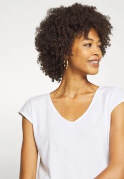 Anna Field Basic V Neck Drop Shoulder 2 Pack- T-Shirt Basic - Black/White -Anna Field 541bb86f04614ee6929738edd9b7a844