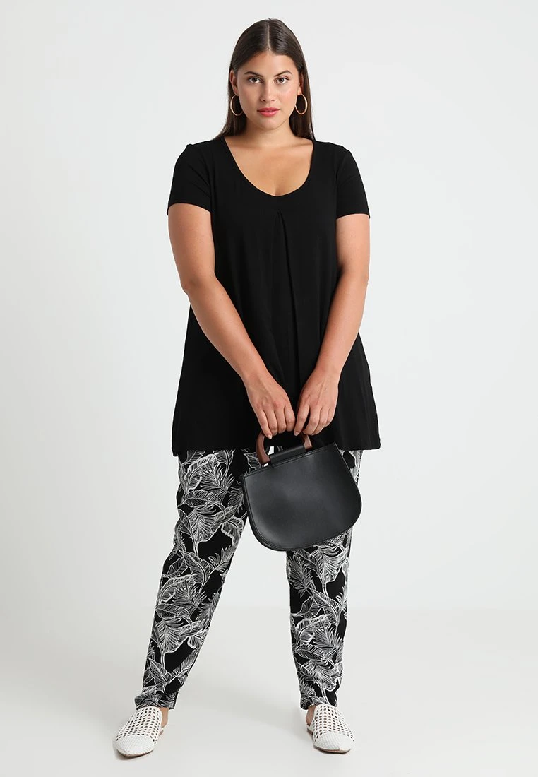 T-Shirt Basic - Black/Black 4 T-Shirt Basic - Black/Black - Afbeelding 2