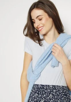 T-Shirt Basic - Light Blue 11 T-Shirt Basic - Light Blue -Anna Field 61d01b9f69fa43fbb698b35eefcdd89f