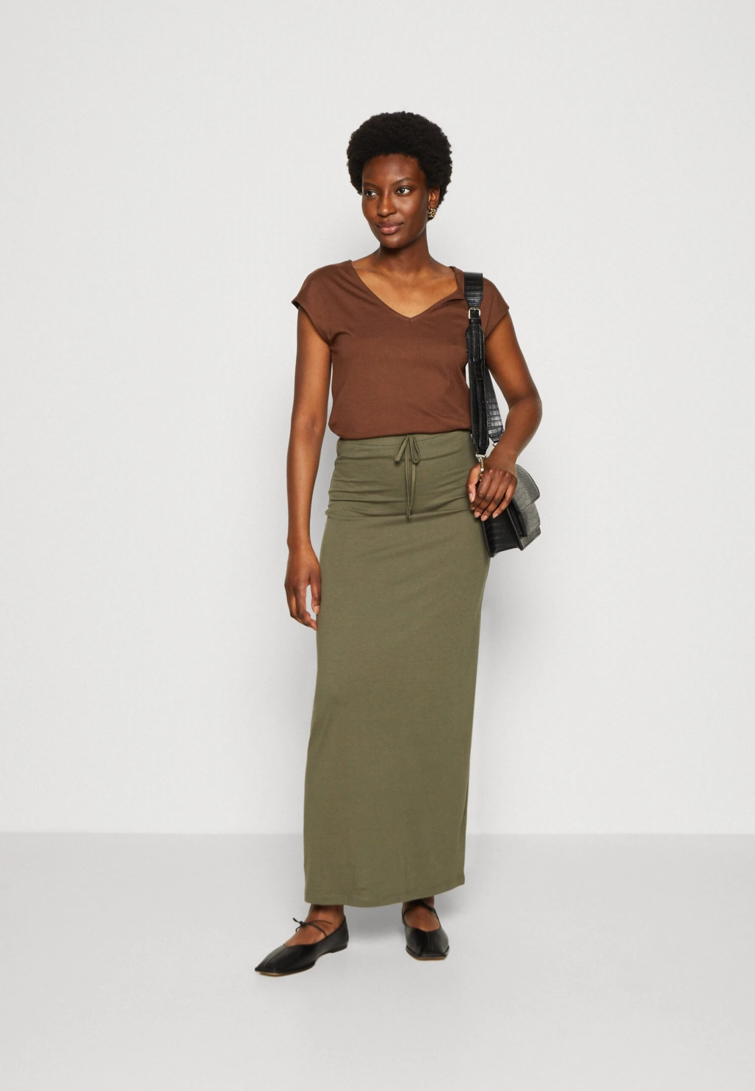 Anna Field T-Shirt Basic - Dark Brown 4 Anna Field T-Shirt Basic - Dark Brown - Afbeelding 2