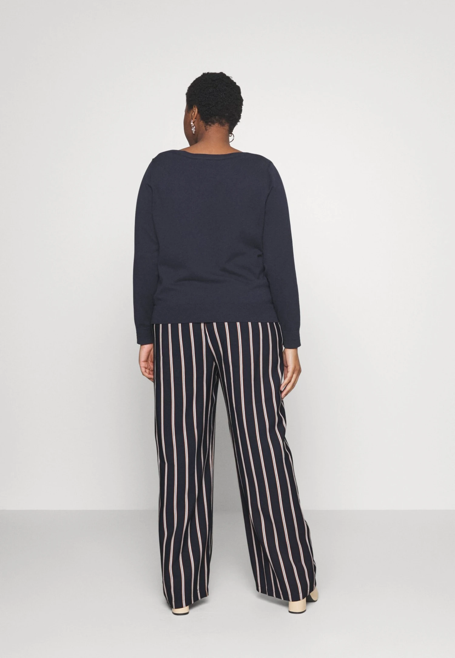 Wide Leg Pant - Broek - Dark Blue/Brown/White 5 Wide Leg Pant - Broek - Dark Blue/Brown/White - Afbeelding 3