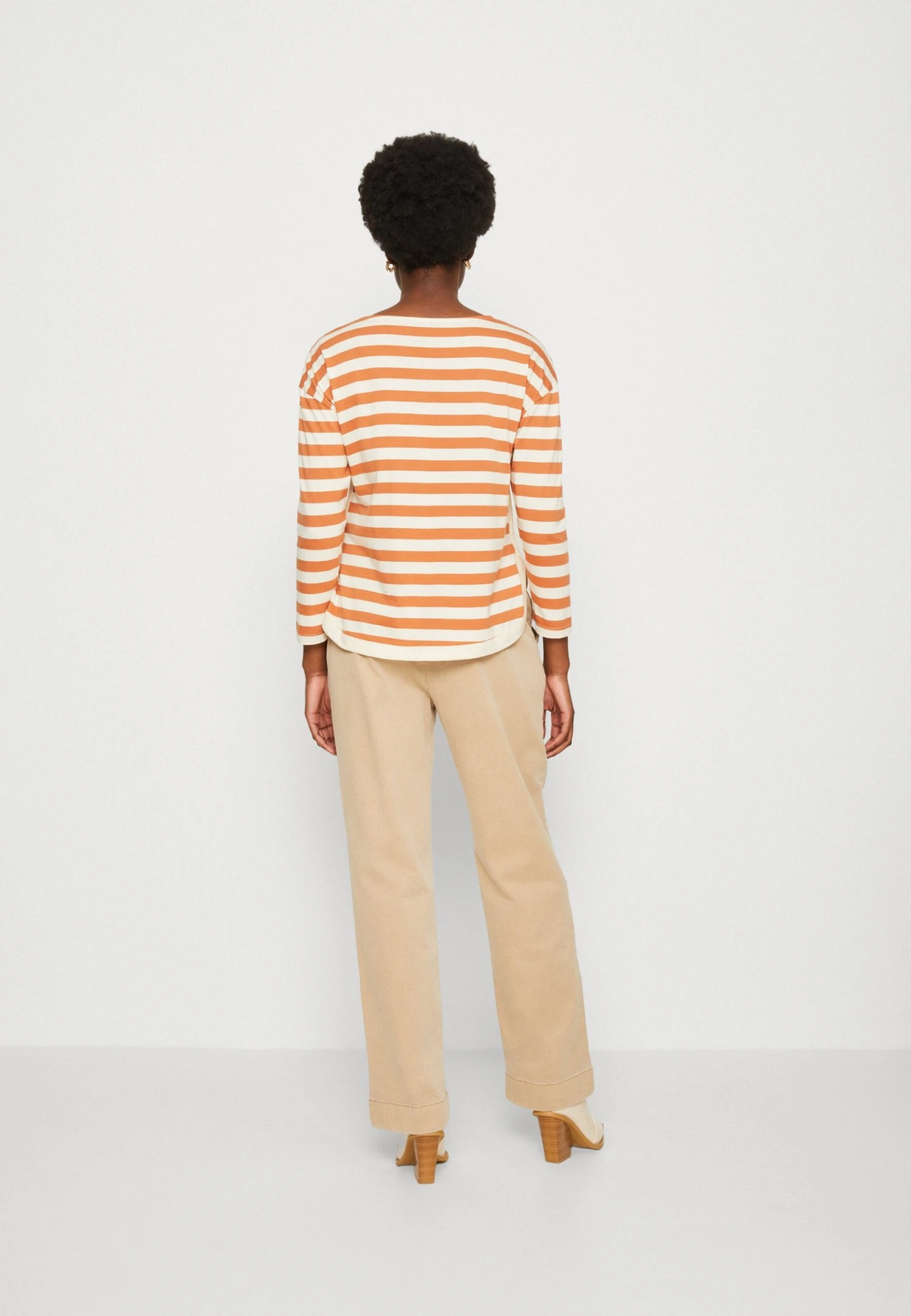 Anna Field Longsleeve - White/Apricot 5 Anna Field Longsleeve - White/Apricot - Afbeelding 3