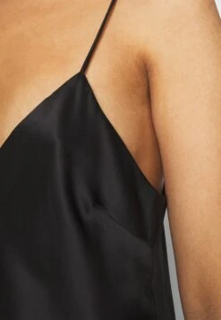 Anna Field Simple Satin Short Set - Pyjama - Black 14 Anna Field Simple Satin Short Set - Pyjama - Black -Anna Field 8f329bfd957241829840ac04de151b7c