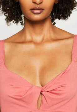 Anna Field Top - Light Red 13 Anna Field Top - Light Red -Anna Field 963a8ee7543349baadb96656613ed21b