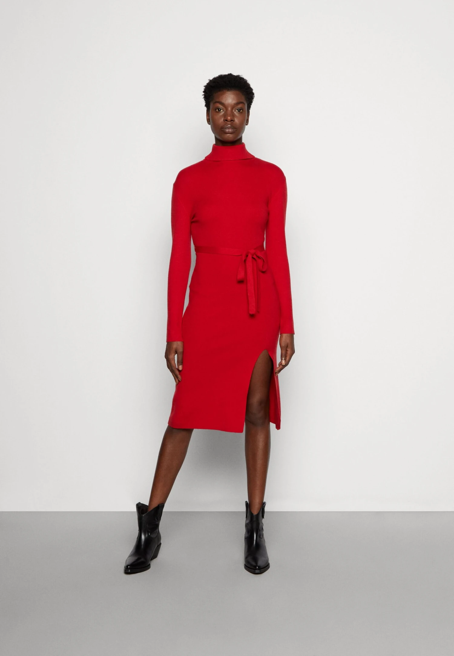 Anna Field Rollkragen Ripp Mini Strickkleid Mit Gürtel - Gebreide Jurk - Red 3 Anna Field Rollkragen Ripp Mini Strickkleid Mit Gürtel - Gebreide Jurk - Red