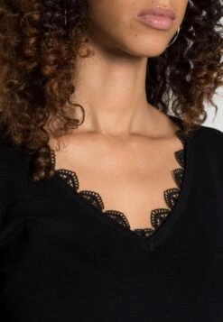 Anna Field Lace Insert V Neckline Loose Dress - Gebreide Jurk - Black 11 Anna Field Lace Insert V Neckline Loose Dress - Gebreide Jurk - Black -Anna Field acaedc815ec14646bd5e67fc6ccc0ace