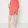 Anna Field Front Knot Midi Skirt - Kokerrok - Red 2 Anna Field Front Knot Midi Skirt - Kokerrok - Red -Anna Field b8da11cd04e64f39b52edca1d7be0401