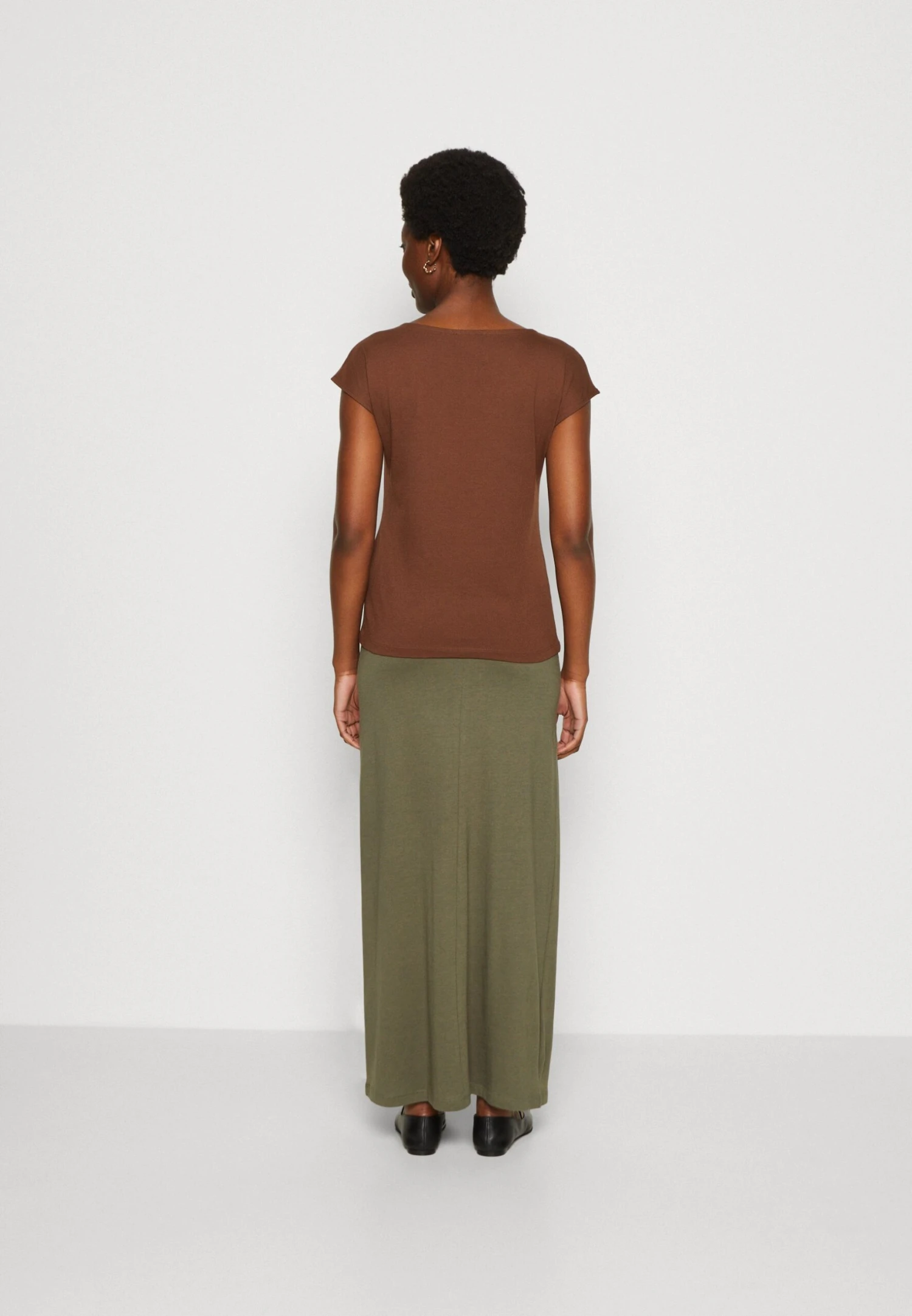 Anna Field T-Shirt Basic - Dark Brown 5 Anna Field T-Shirt Basic - Dark Brown - Afbeelding 3