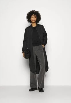 Anna Field -Anna Field d28162de73d74b8385a3c6d72a24fc6a