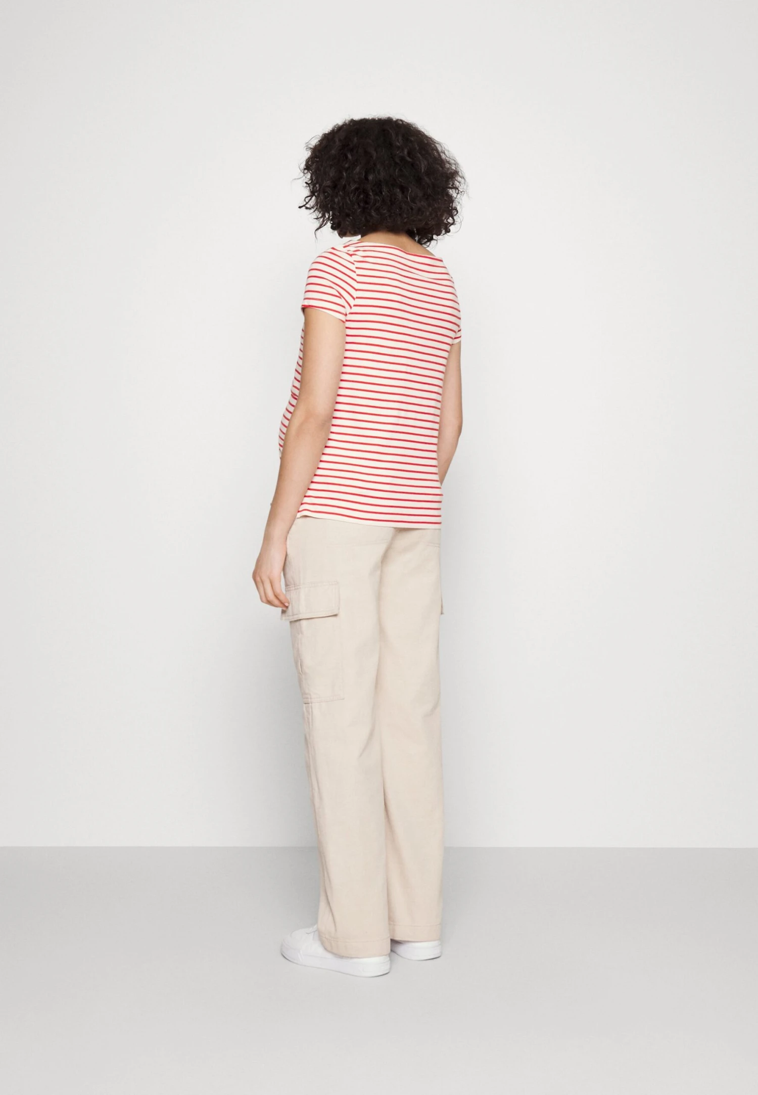 Maternity Long Tee- T-Shirt Basic - Red/Off-White 5 Maternity Long Tee- T-Shirt Basic - Red/Off-White - Afbeelding 3