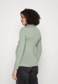 Circ Nursing Wrap Over Long Sleev - Longsleeve - Light Green 10 Circ Nursing Wrap Over Long Sleev - Longsleeve - Light Green -Anna Field ea2b524532294d7fb6a7dfde59186b11