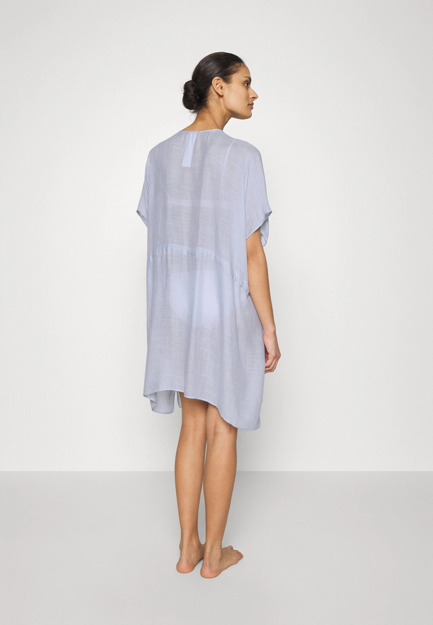 Anna Field Printed Short Kimono / 606 - Khaki_003 - Off-White - Strandaccessoire - 502 - Blue 4 Anna Field Printed Short Kimono / 606 - Khaki_003 - Off-White - Strandaccessoire - 502 - Blue - Afbeelding 3