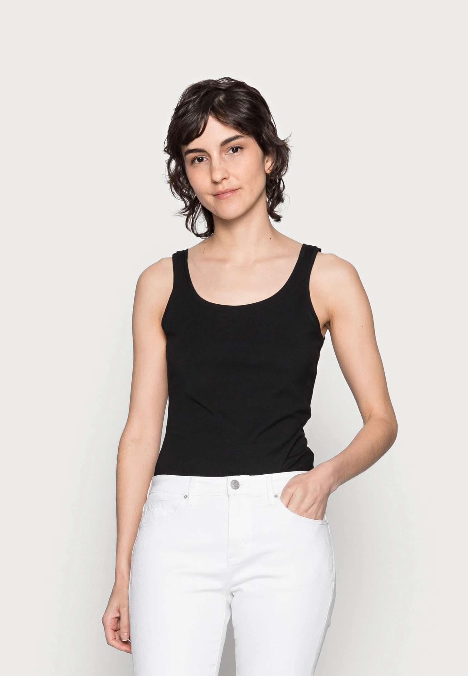 Anna Field Basic Tank 3Er Pack - Top - Black/White /Khaki 4 Anna Field Basic Tank 3Er Pack - Top - Black/White /Khaki - Afbeelding 2